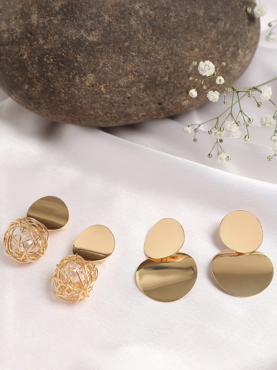 

SOHI Set Of 2 Gold Plated Contemporary Stud Earrings