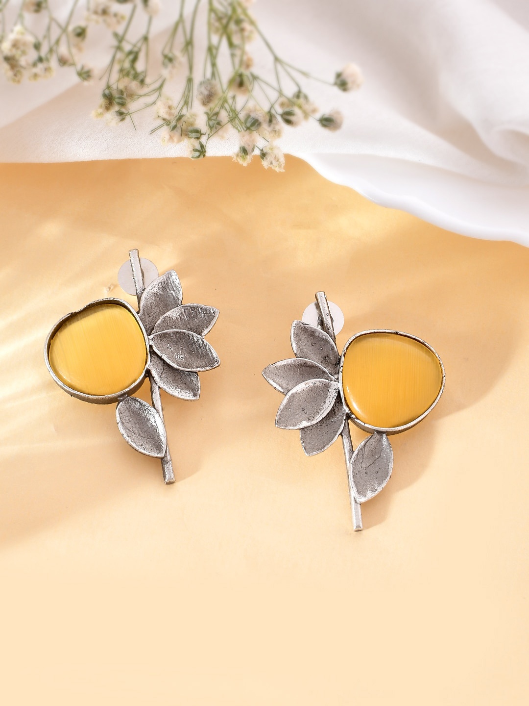 

DASTOOR Silver-Plated Oxidised Contemporary Studs Earrings