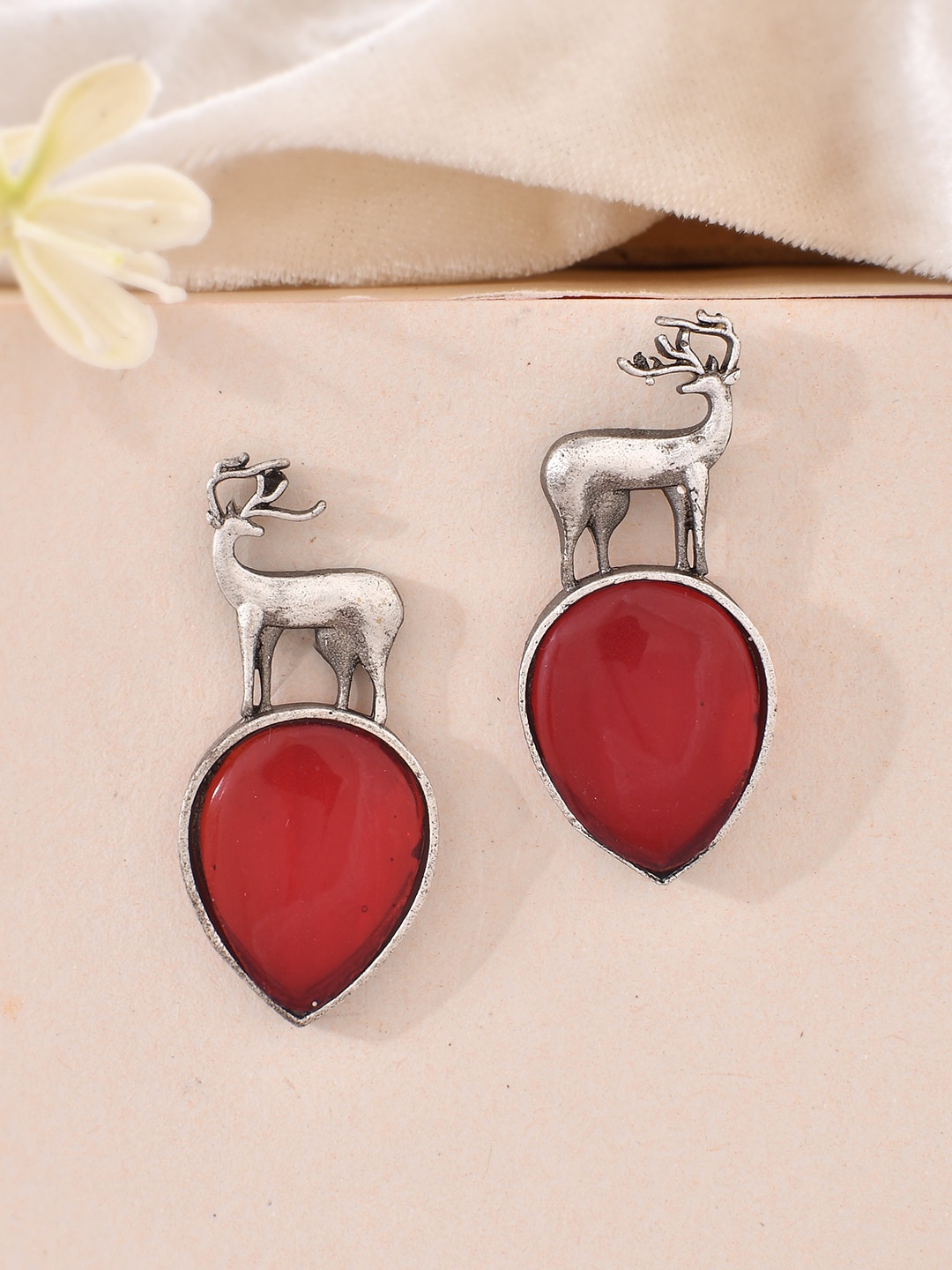 

DASTOOR Silver-Plated Contemporary Silver Drop Earrings