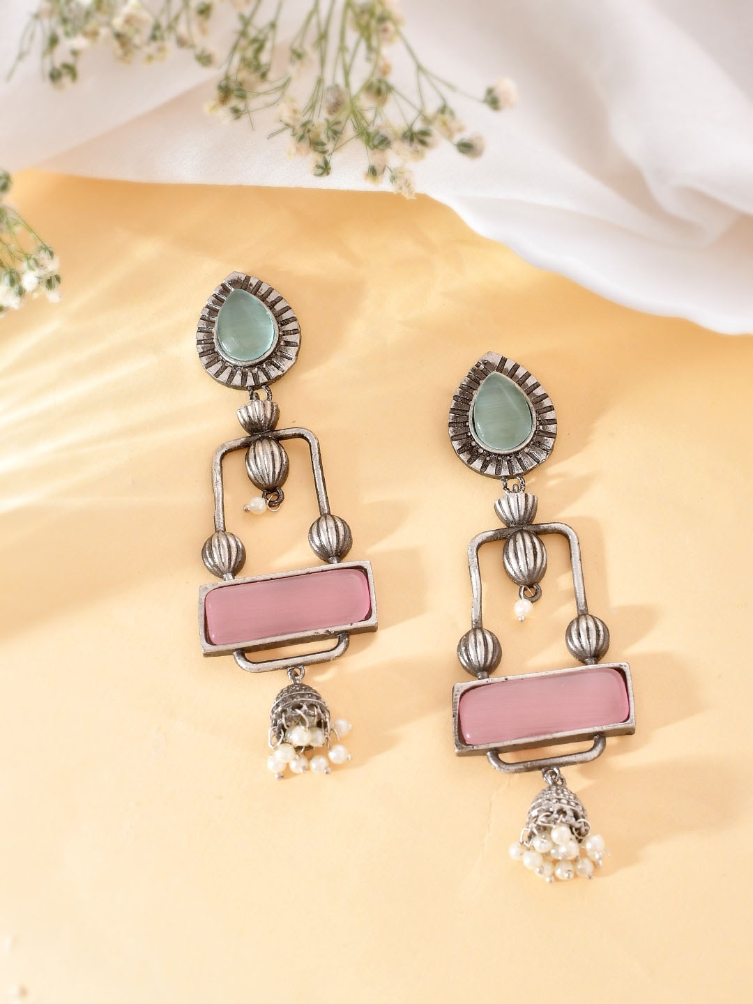 

DASTOOR Silver-Plated Contemporary Drop Earrings