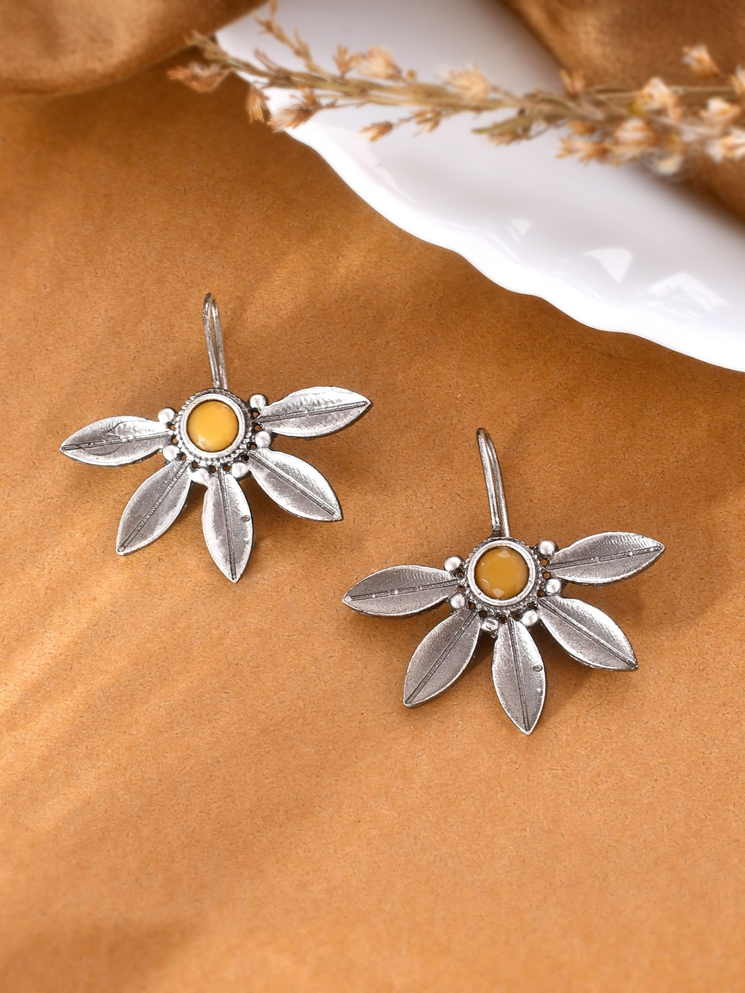 

DASTOOR Silver-Plated Contemporary Drop Earrings