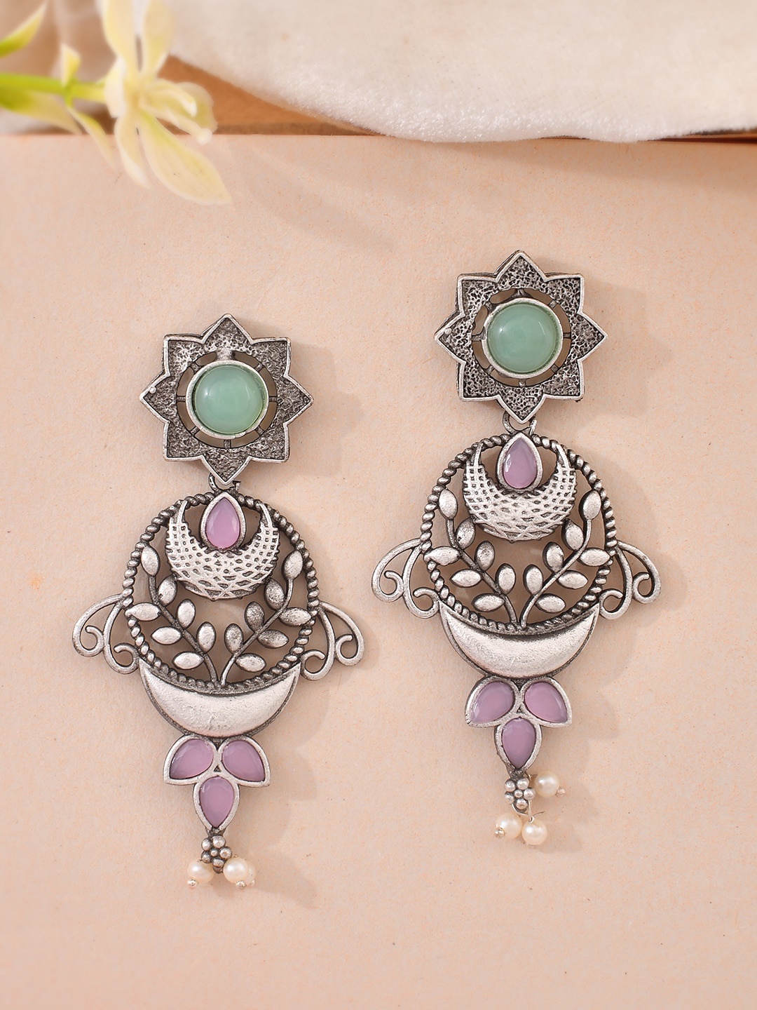 

DASTOOR Silver-Toned Contemporary Drop Earrings