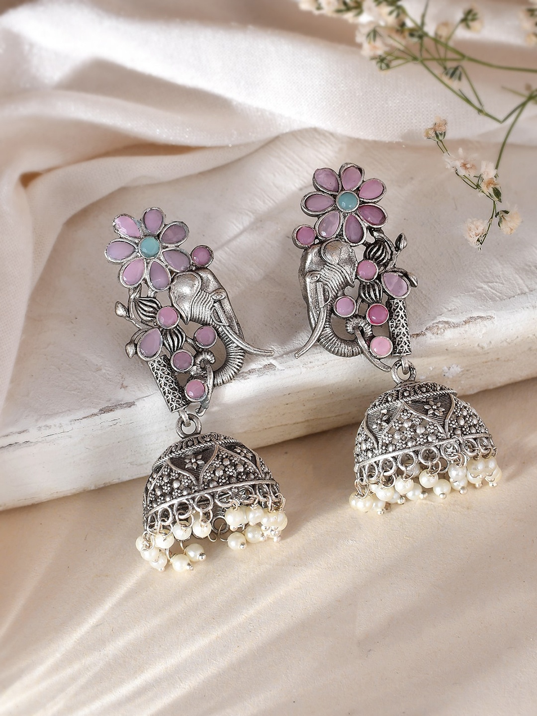 

DASTOOR Silver-Plated Contemporary Stone Studded Oxidised Jhumkas