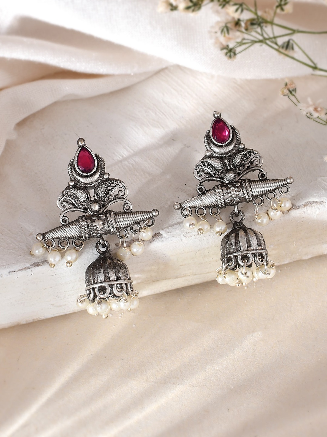 

DASTOOR Silver-Plated Contemporary Jhumkas