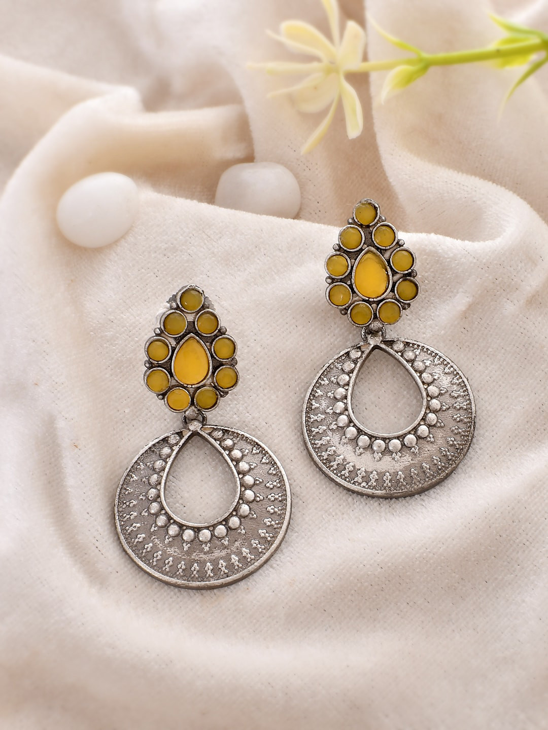 

DASTOOR Silver-Plated Teardrop Shaped Oxidised Drop Earrings