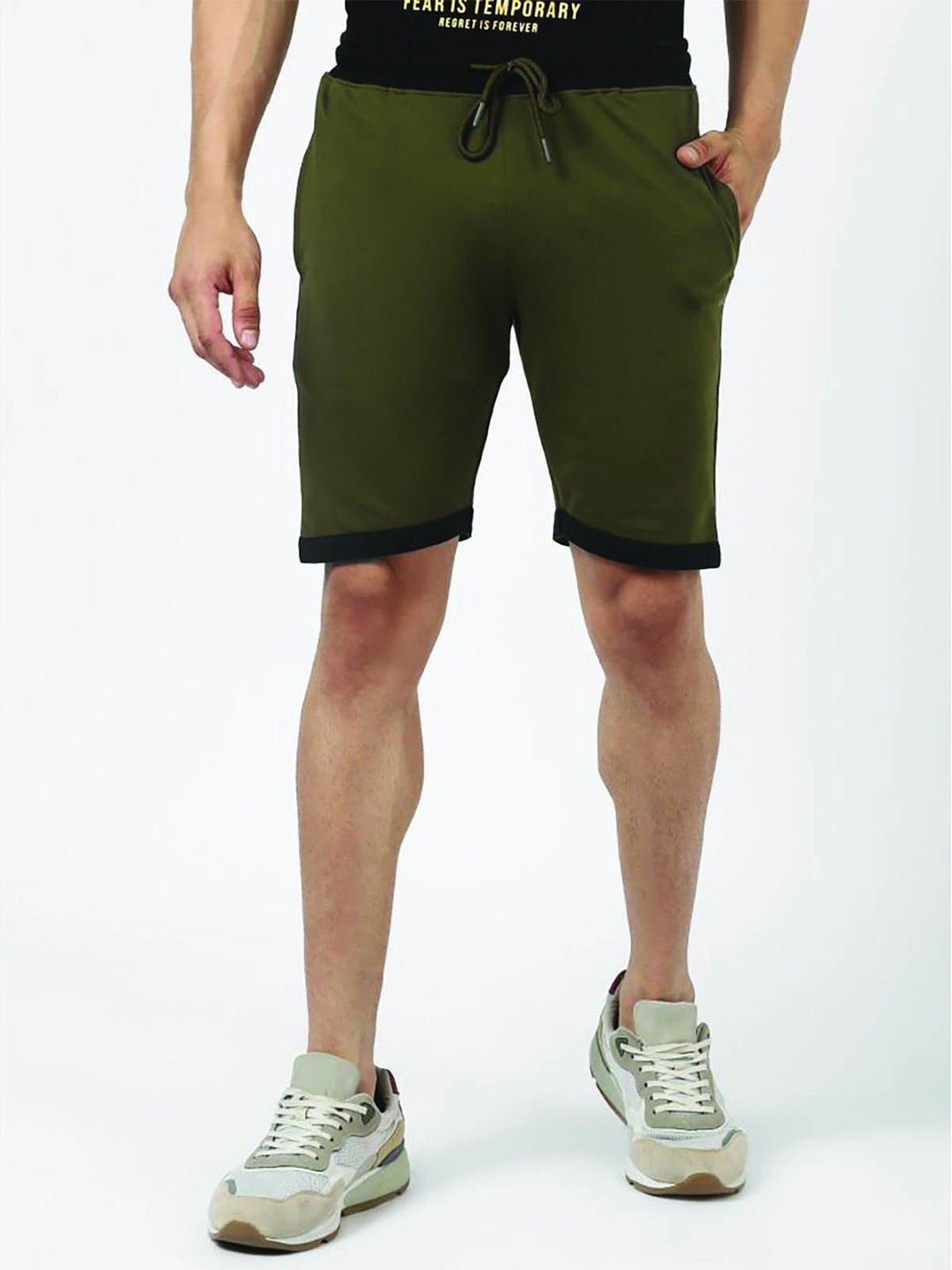 

UrbanMark Men Mid-Rise Shorts, Olive