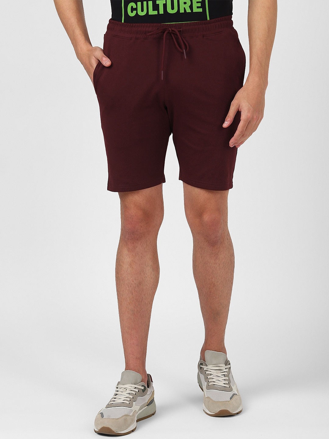 

UrbanMark Men Mid-Rise Regular Fit Shorts, Maroon