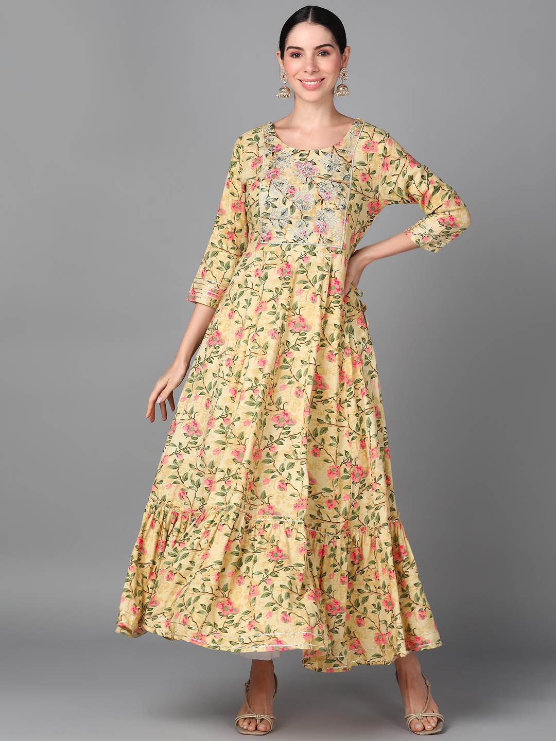 

AAYUMI Floral Printed Thread Work Anarkali Kurta, Yellow