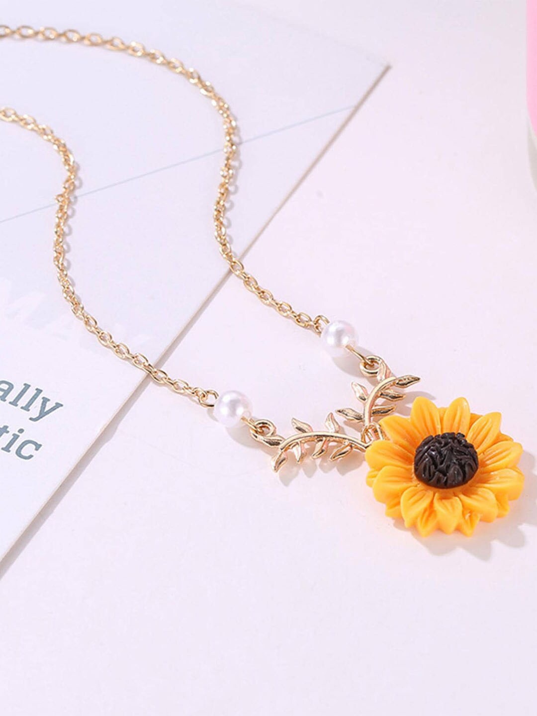 

VAGHBHATT Gold-Plated Sunflower Leaf Antique Pendant Chain Necklaces