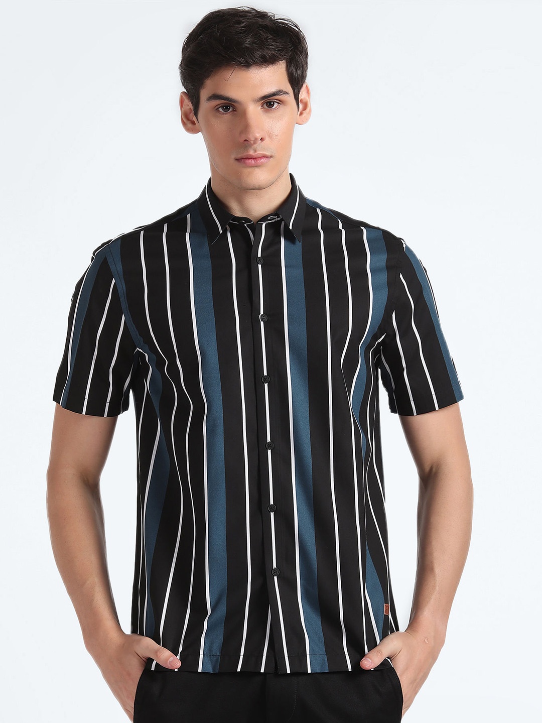 

Flying Machine Spread Collar Striped Casual Shirt, Blue
