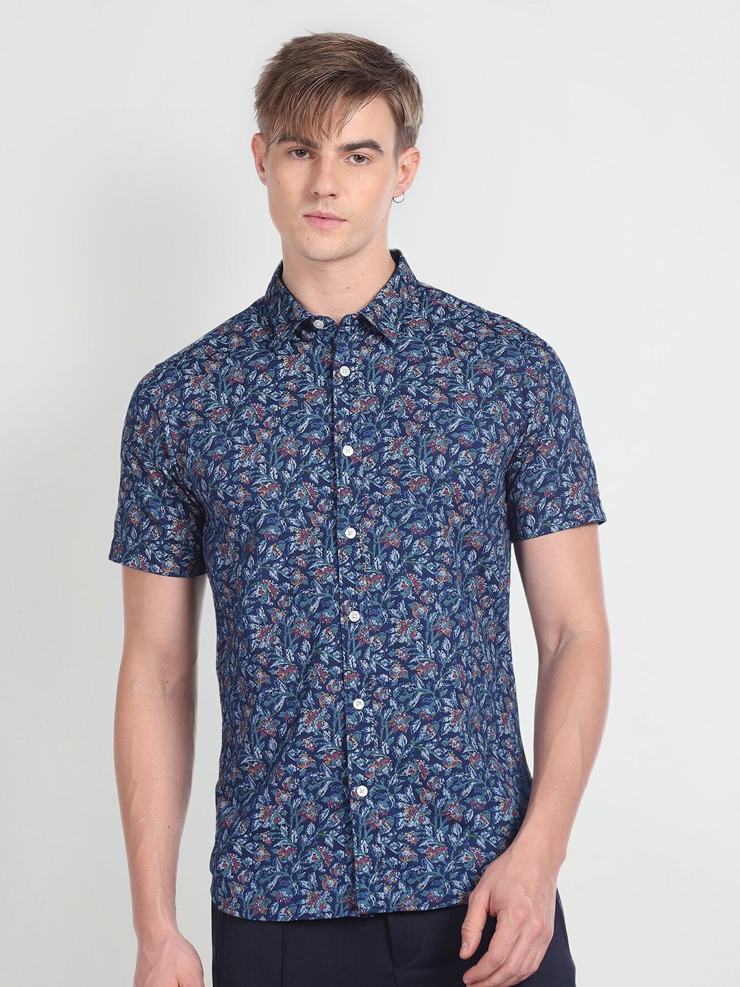 

Flying Machine Spread Collar Slim Fit Floral Printed Casual Shirt, Blue