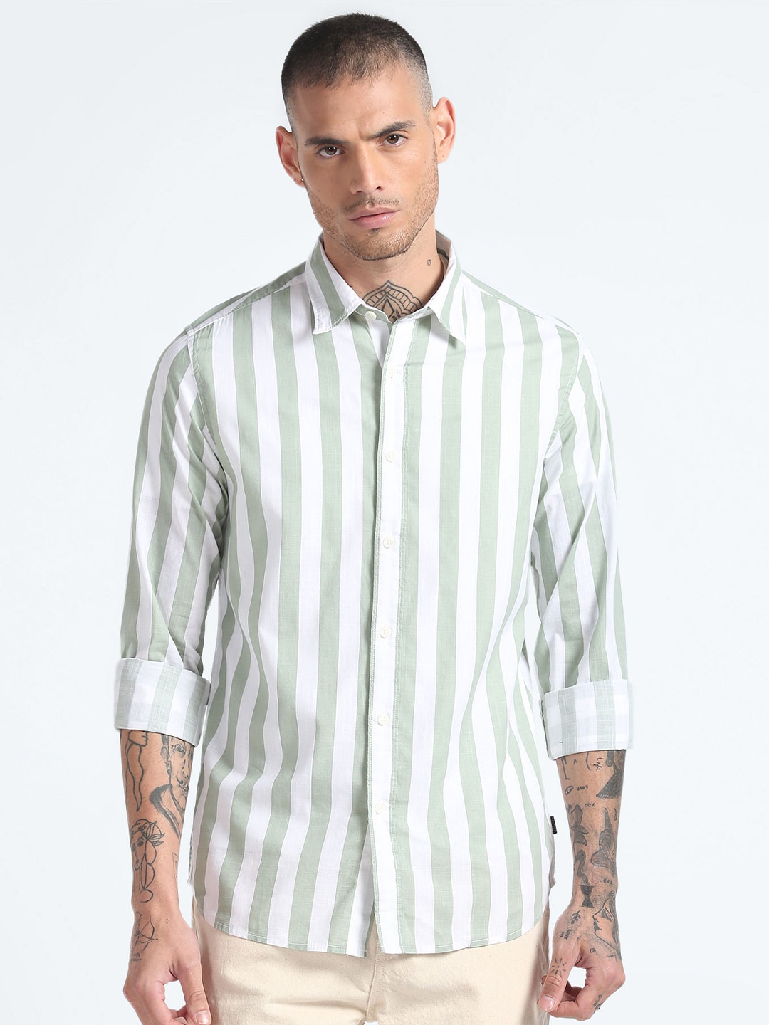 

Flying Machine Slim Fit Vertical Stripes Pure Cotton Casual Shirt, White