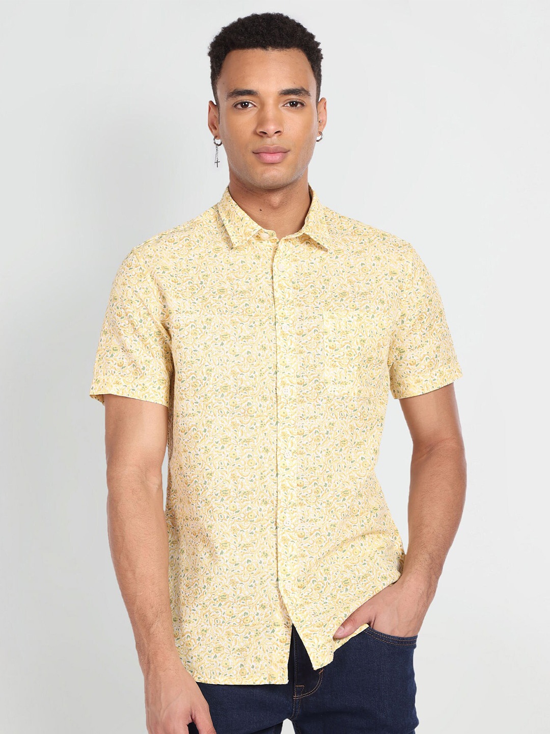 

Flying Machine Slim Fit Floral Printed Cotton Linen Casual Shirt, Yellow
