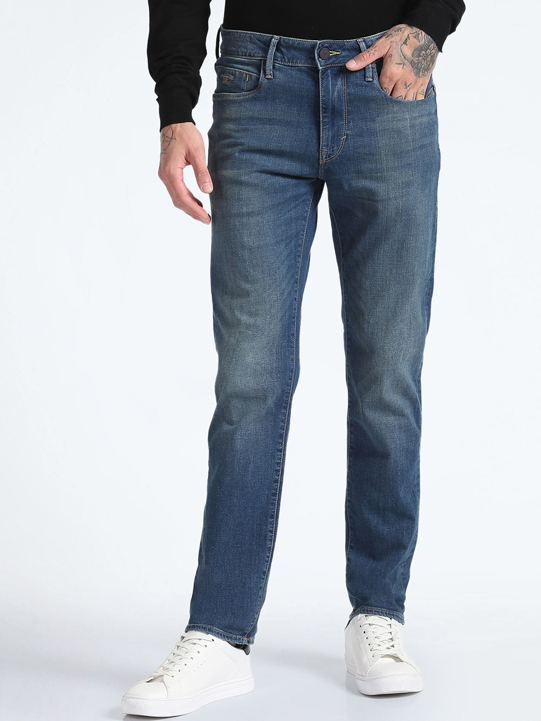 

Flying Machine Men Tapered Fit Low Distress Light Fade Stretchable Jeans, Blue