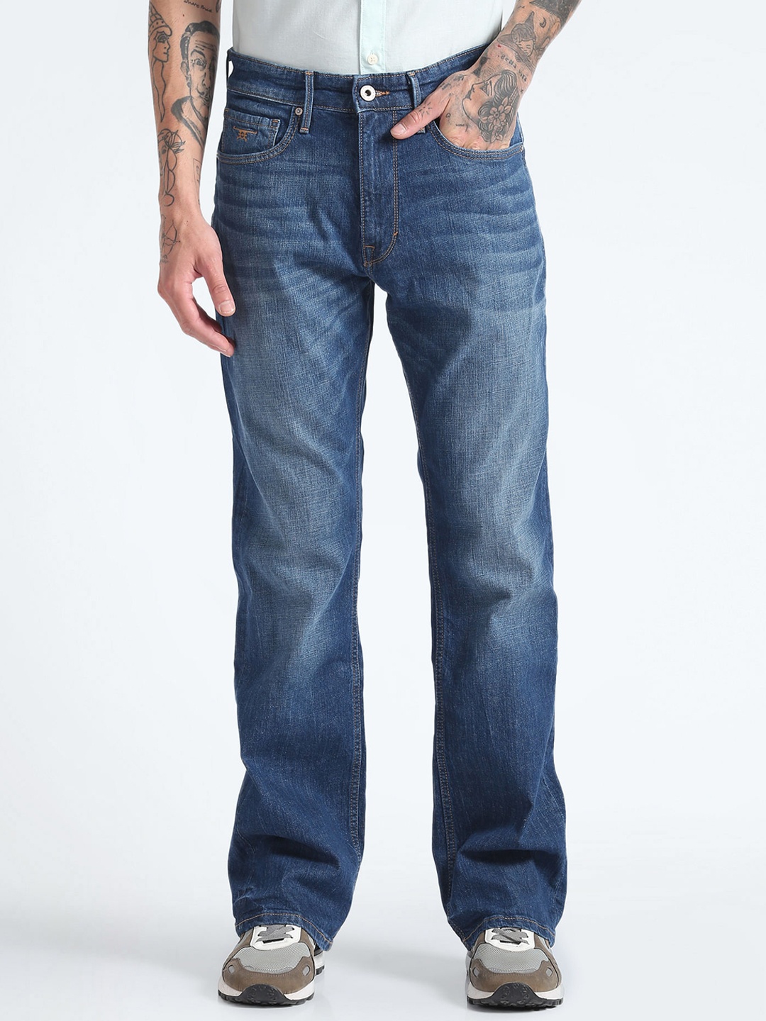 

Flying Machine Men Blue Bootcut Mildly Distressed Light Fade Stretchable Jeans
