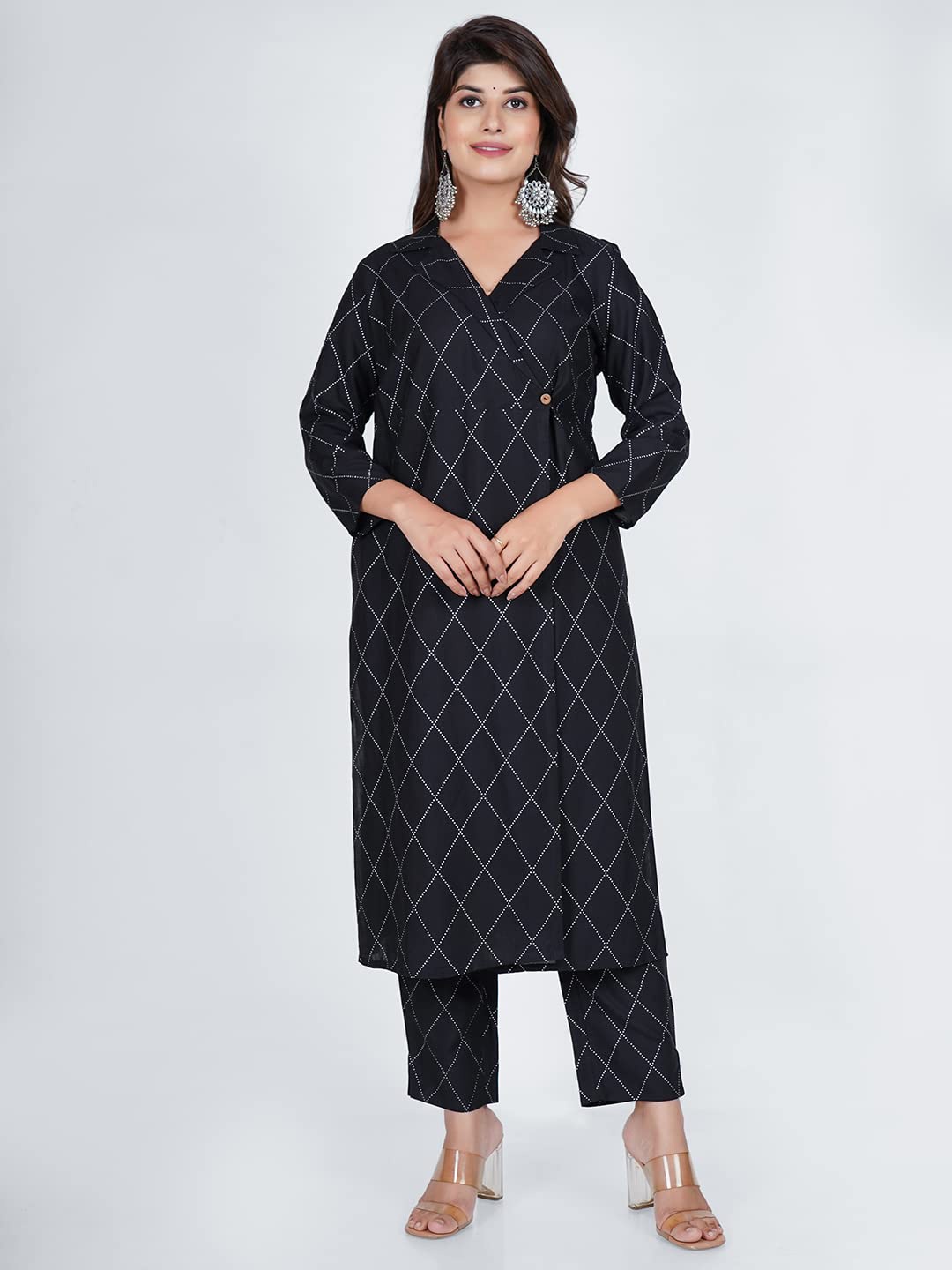 

PUKHYA Geometric Printed V-Neck Kurta with Trousers, Black