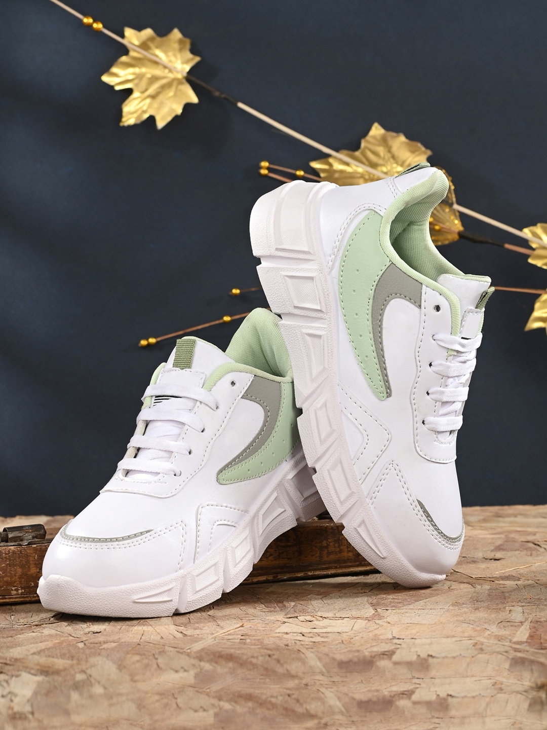 

The Roadster Lifestyle Co. Women Walking Sports Shoes, White