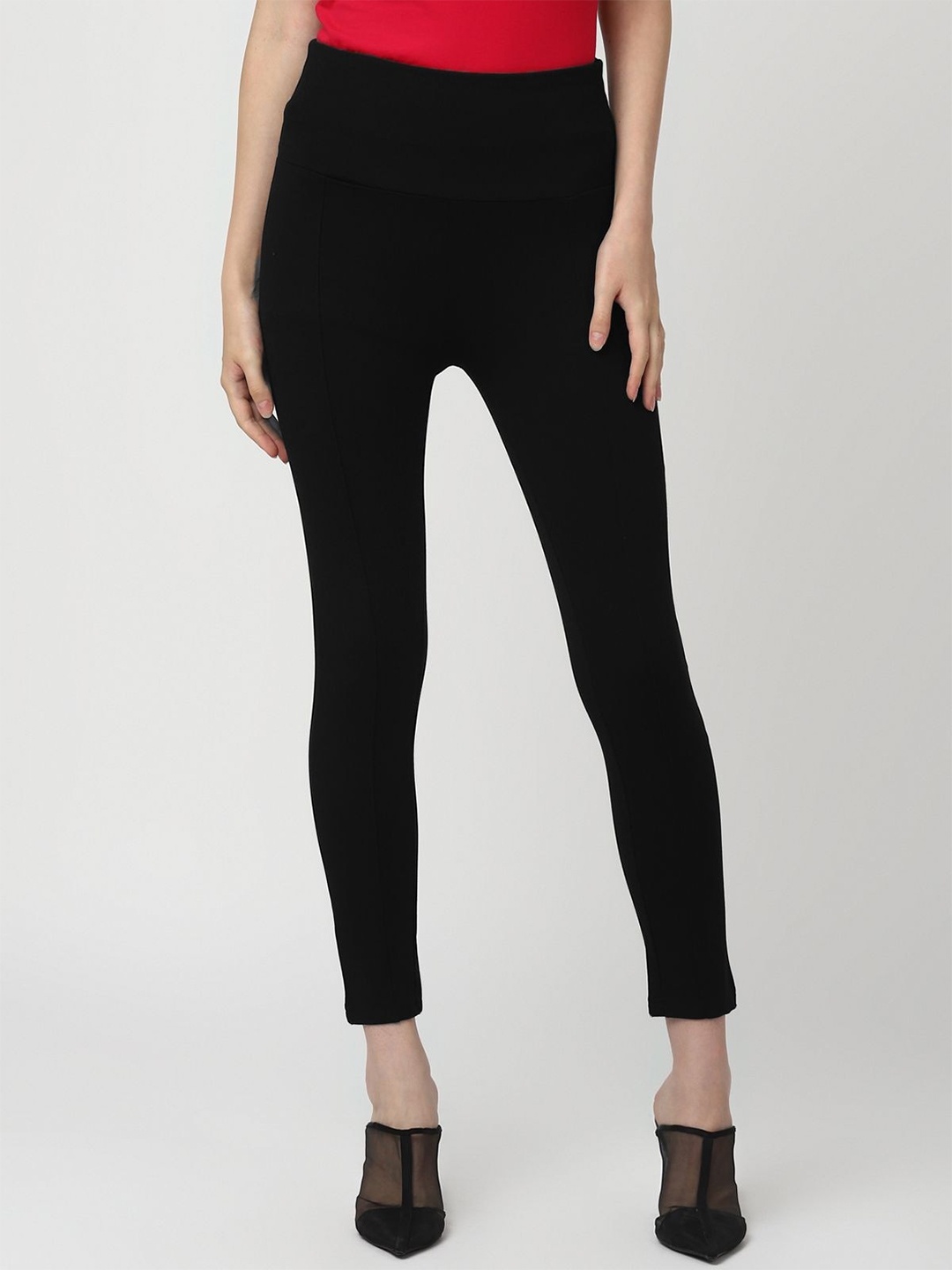 

UrbanMark Women Black Skinny Fit Treggings