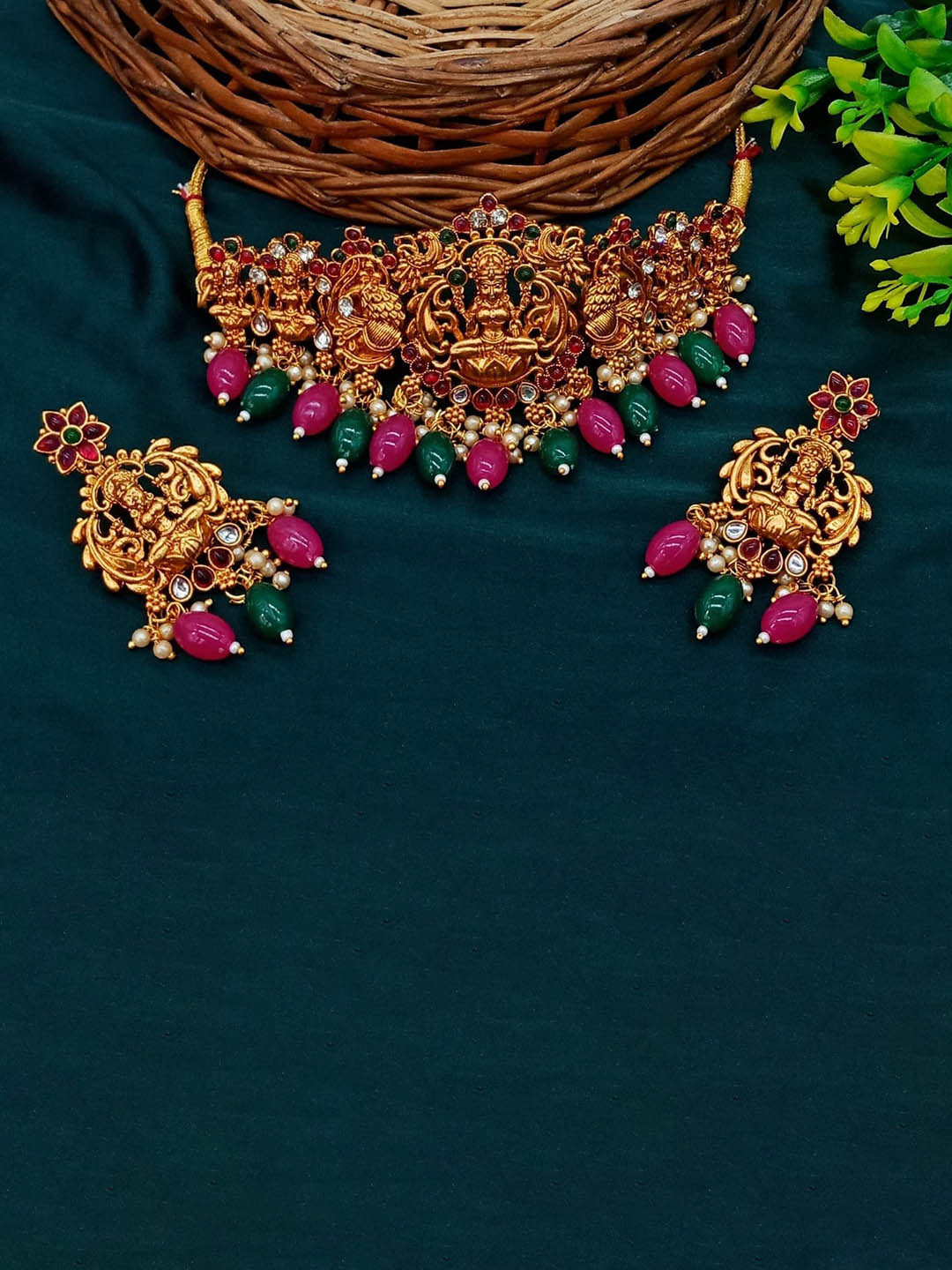 

AASHISH IMITATION Pack Of 2 Gold-Plated Kundan Studded Necklace & Earrings, Green