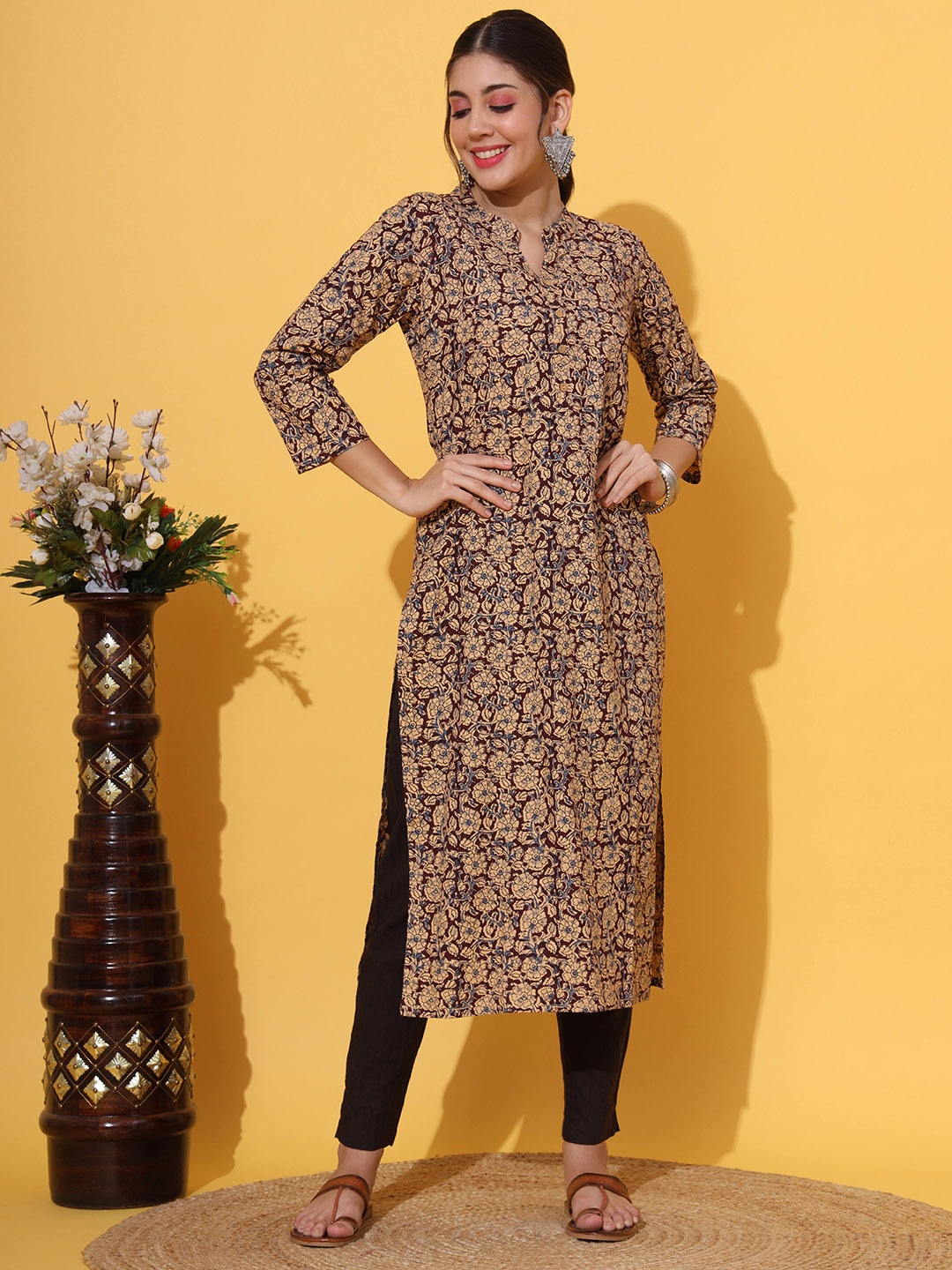 

Vbuyz Ethnic Motifs Printed Pure Cotton Straight Kurta, Cream