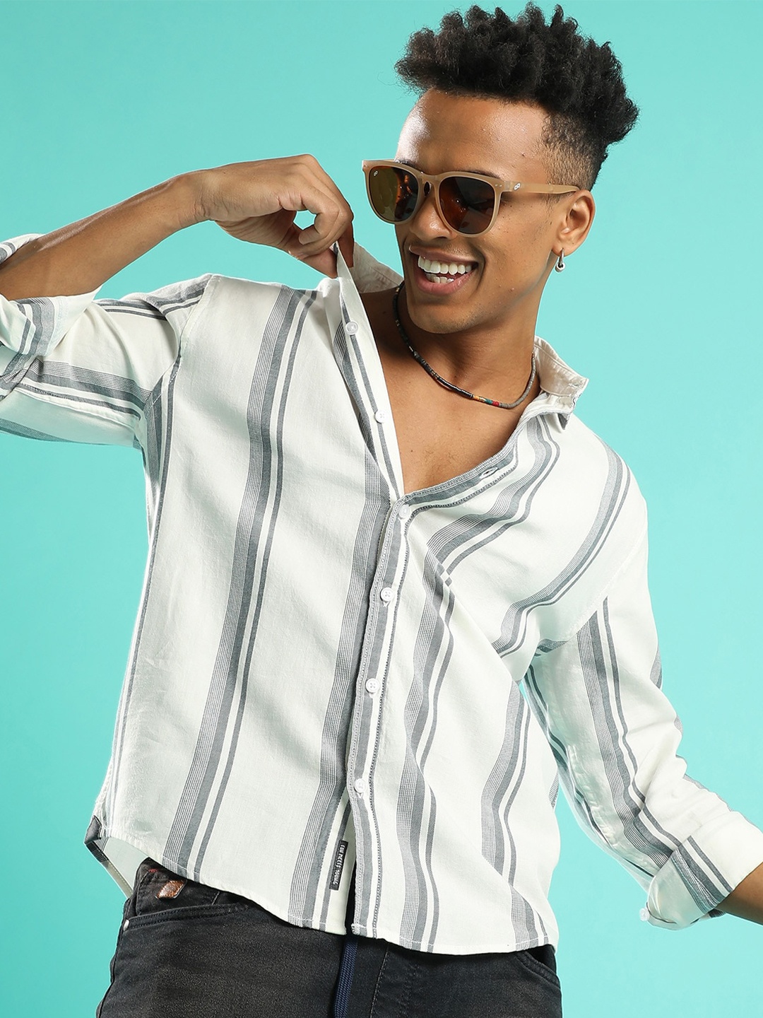 

Campus Sutra White Classic Opaque Striped Cotton Casual Shirt