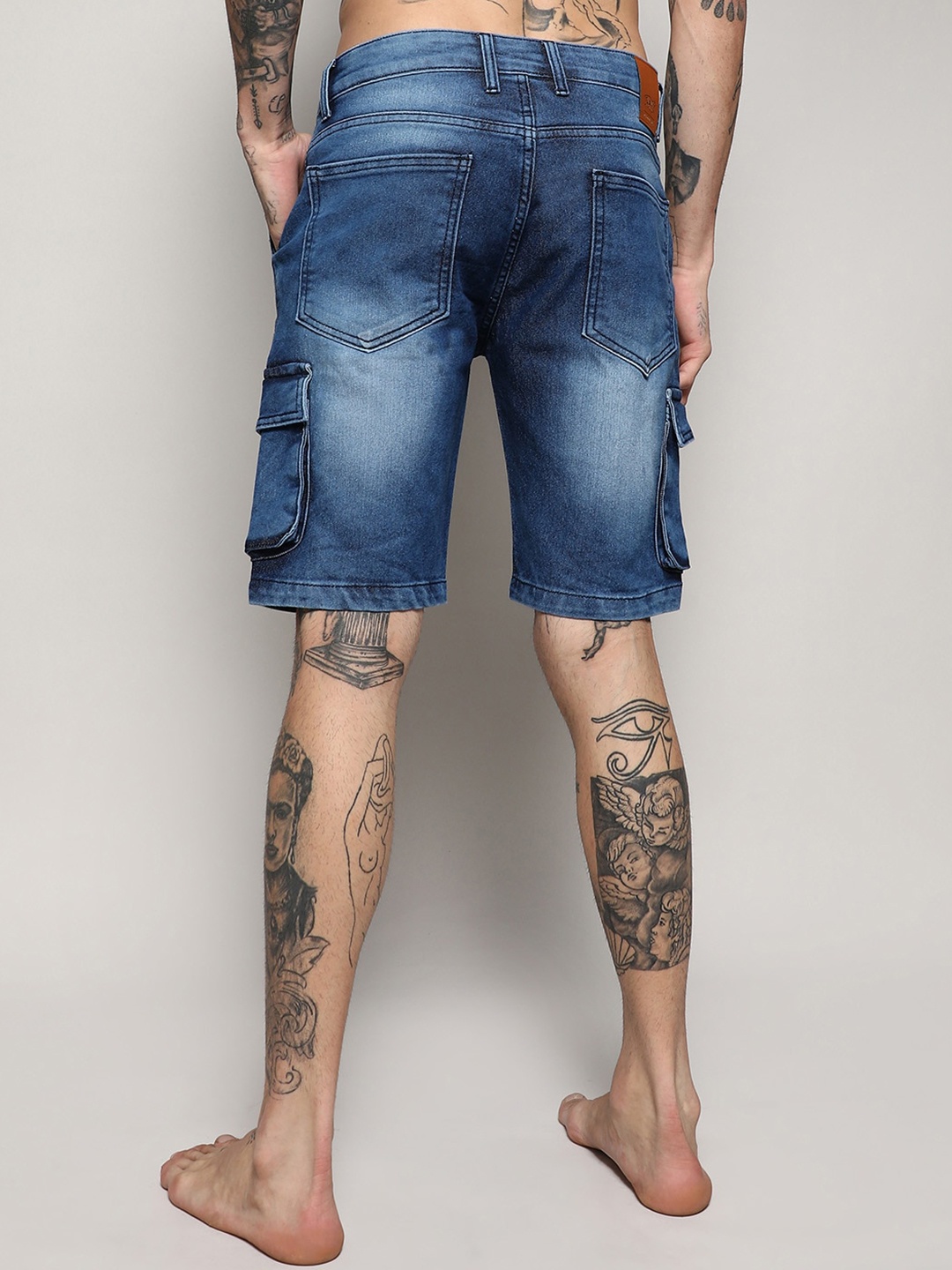 

Campus Sutra Men Washed Mid-Rise Distressed Denim Short, Blue