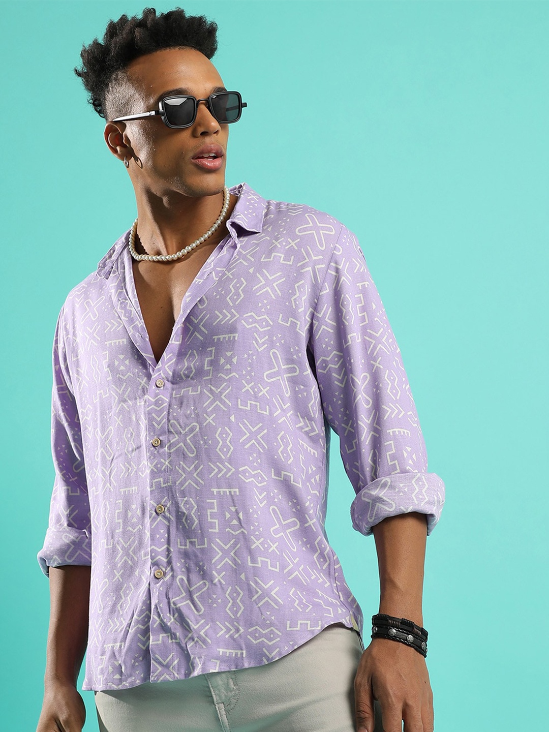 

Campus Sutra Lavender Classic Geometric Printed Spread Collar Casual Shirt