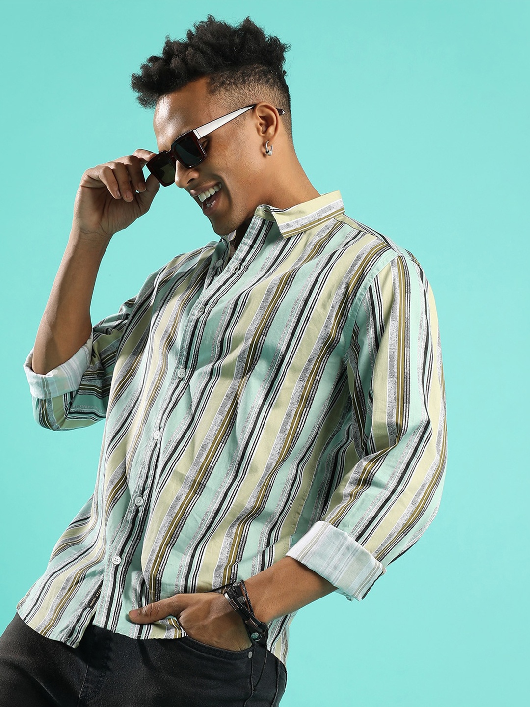 

Campus Sutra Vertical Striped Classic Regular Fit Cotton Casual Shirt, Green