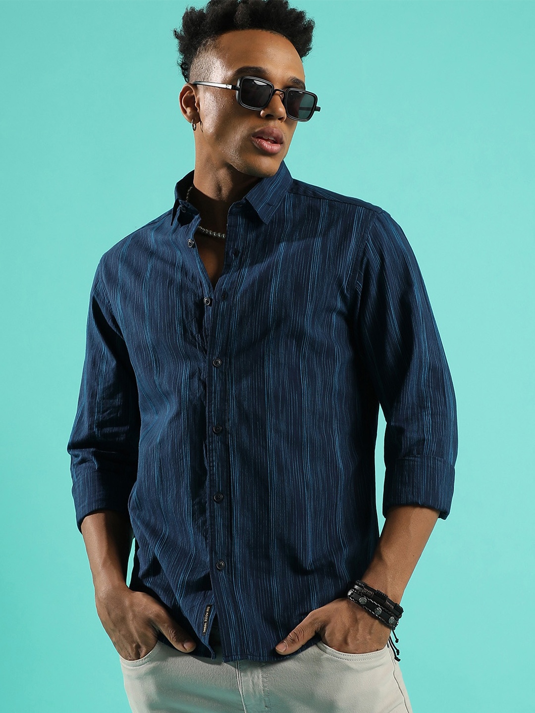 

Campus Sutra Classic Striped Spread Collar Cotton Casual Shirt, Navy blue