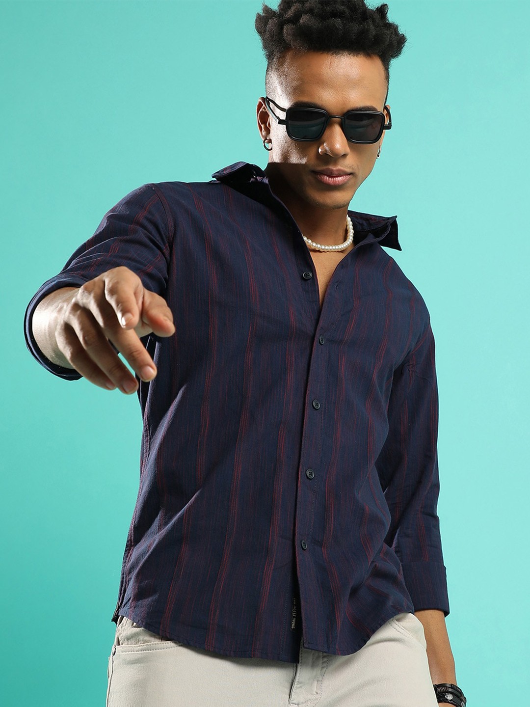 

Campus Sutra Striped Classic Cotton Casual Shirt, Navy blue