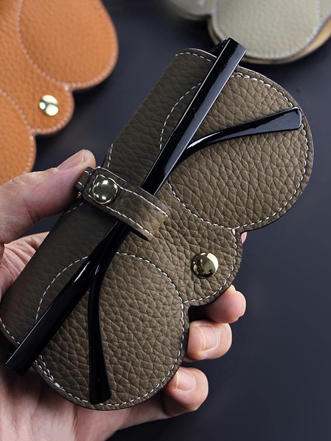 

Awestuffs Soft PU Leather Sunglass Case, Brown