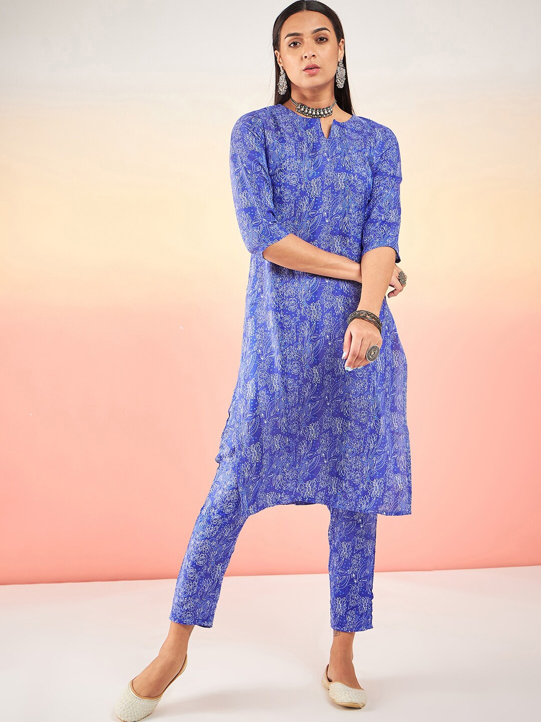 

Sangria Ethnic Motif-Printed Straight Kurta With Trouser, Blue