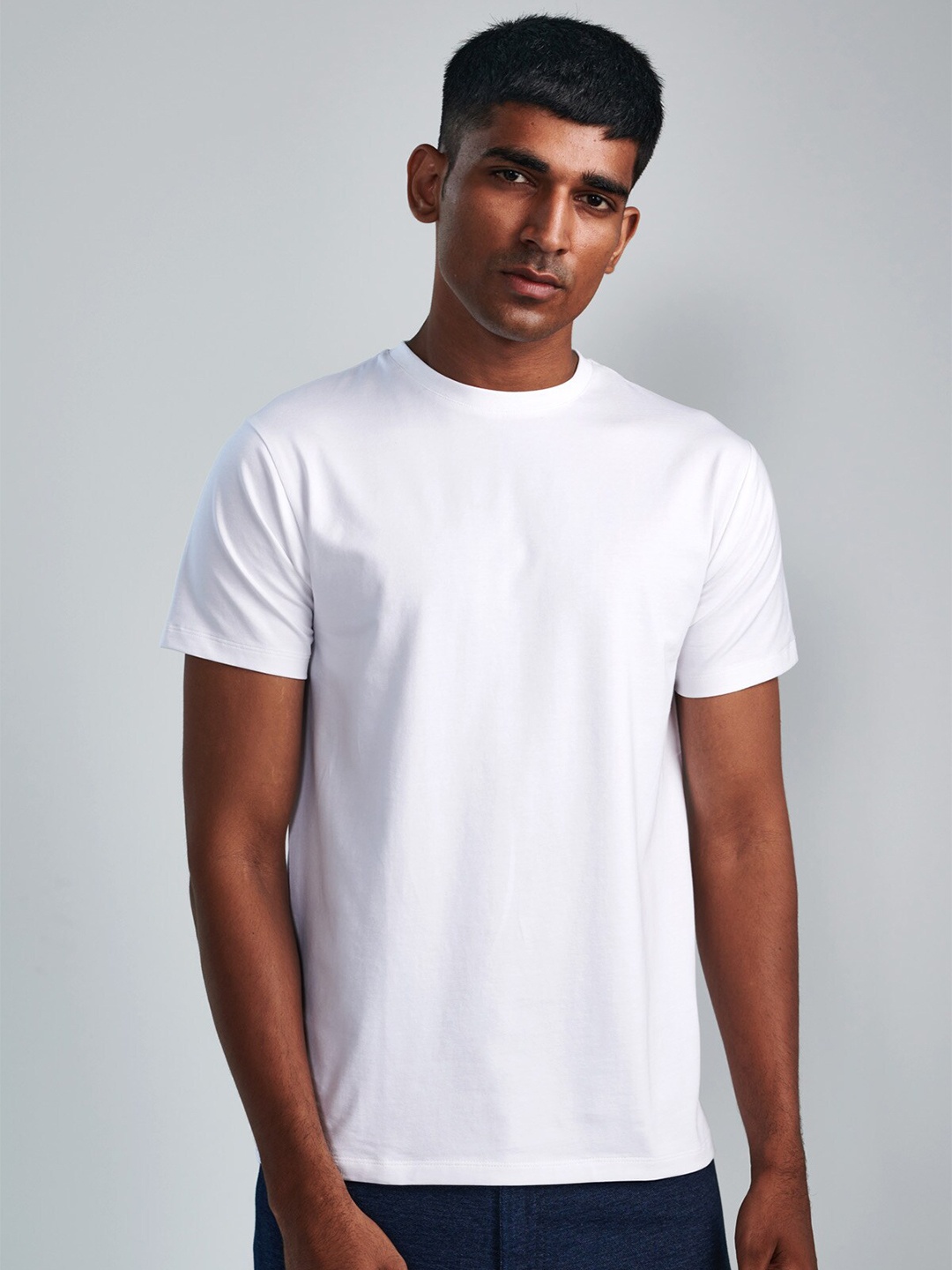 

Beyours Round Neck Cotton T-shirt, White