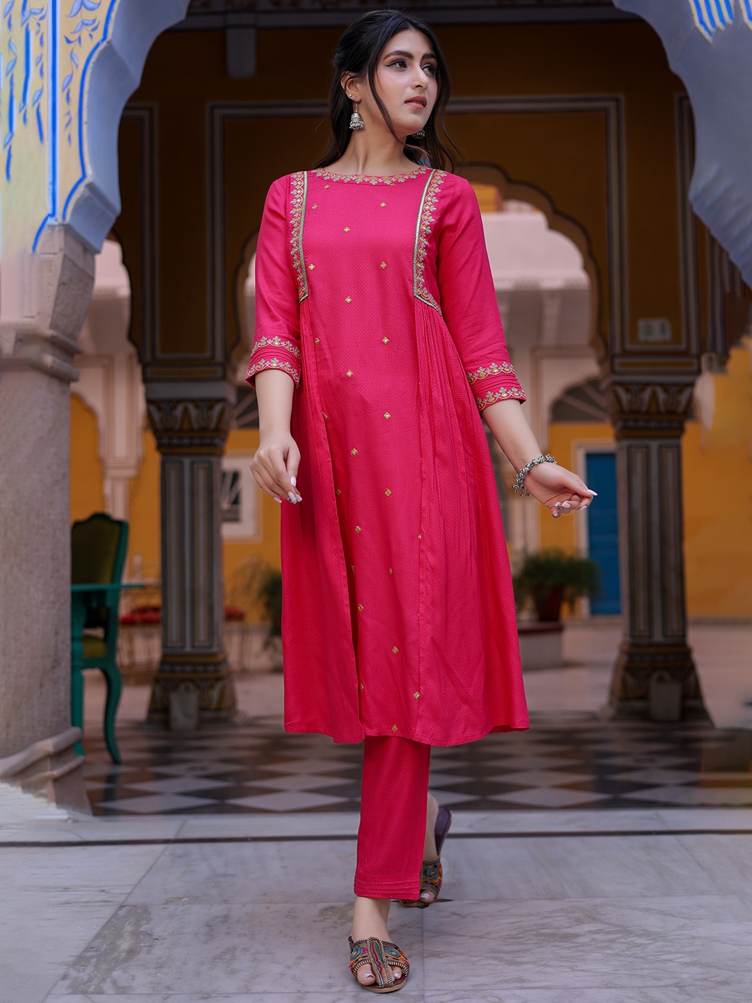 

KASYA Embroidered Regular A-Line Kurta with Trousers, Pink