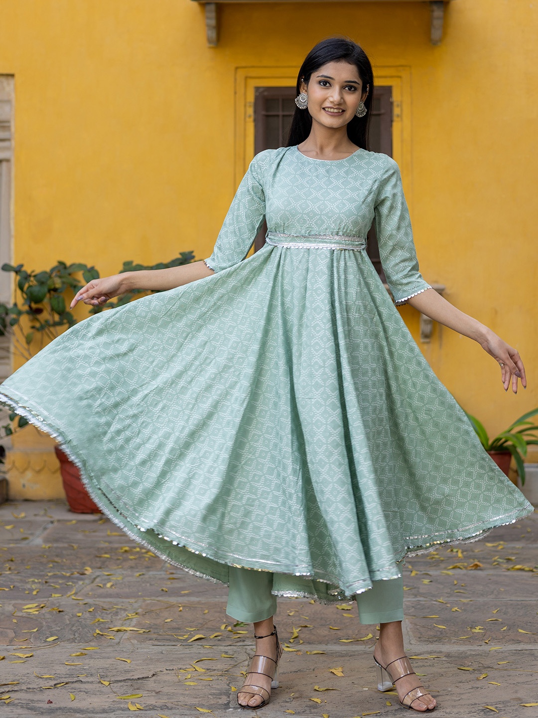 

KASYA Floral Printed Anarkali Kurta with Trousers, Green