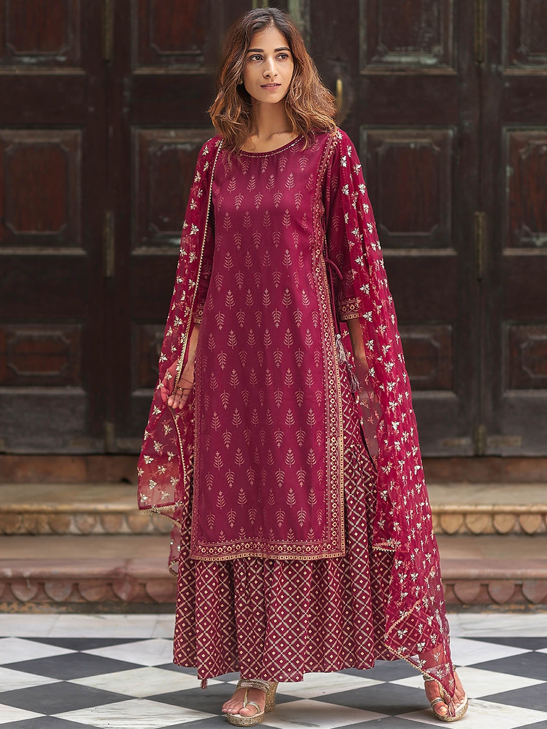 

KASYA Ethnic Printed Straight Kurta With Sharara & Dupatta, Maroon