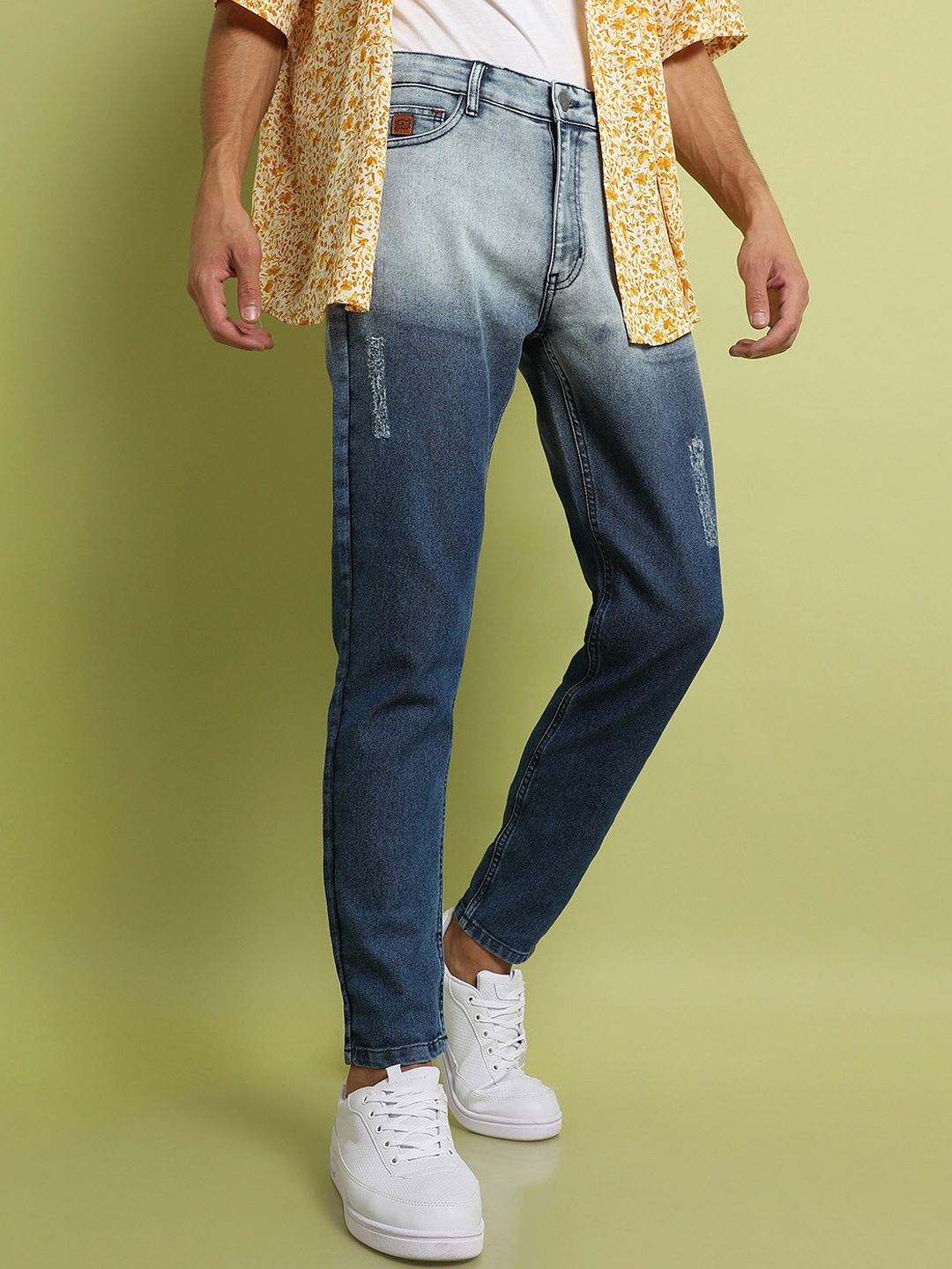 

Campus Sutra Men Blue Smart Low Distress Heavy Fade Stretchable Jeans