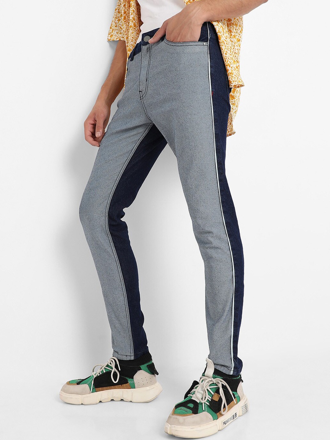 

Campus Sutra Men Navy Blue Smart Clean Look Stretchable Jeans
