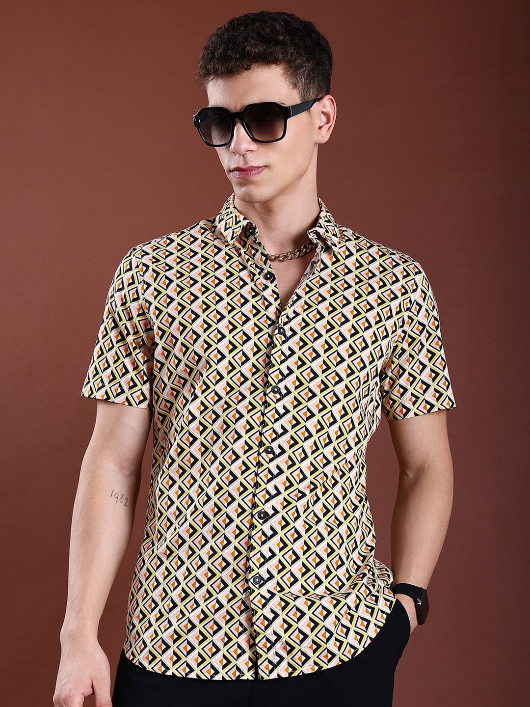 

HIGHLANDER Slim Fit Printed Cotton Casual Shirt, Peach