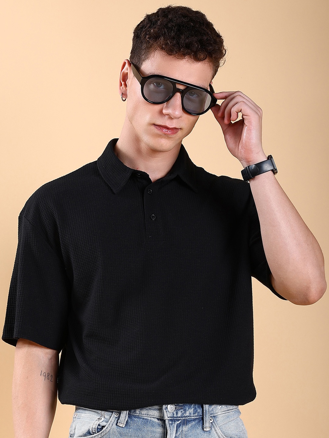 

HIGHLANDER Polo Collar Popcorn Structured Oversized T-shirt, Black