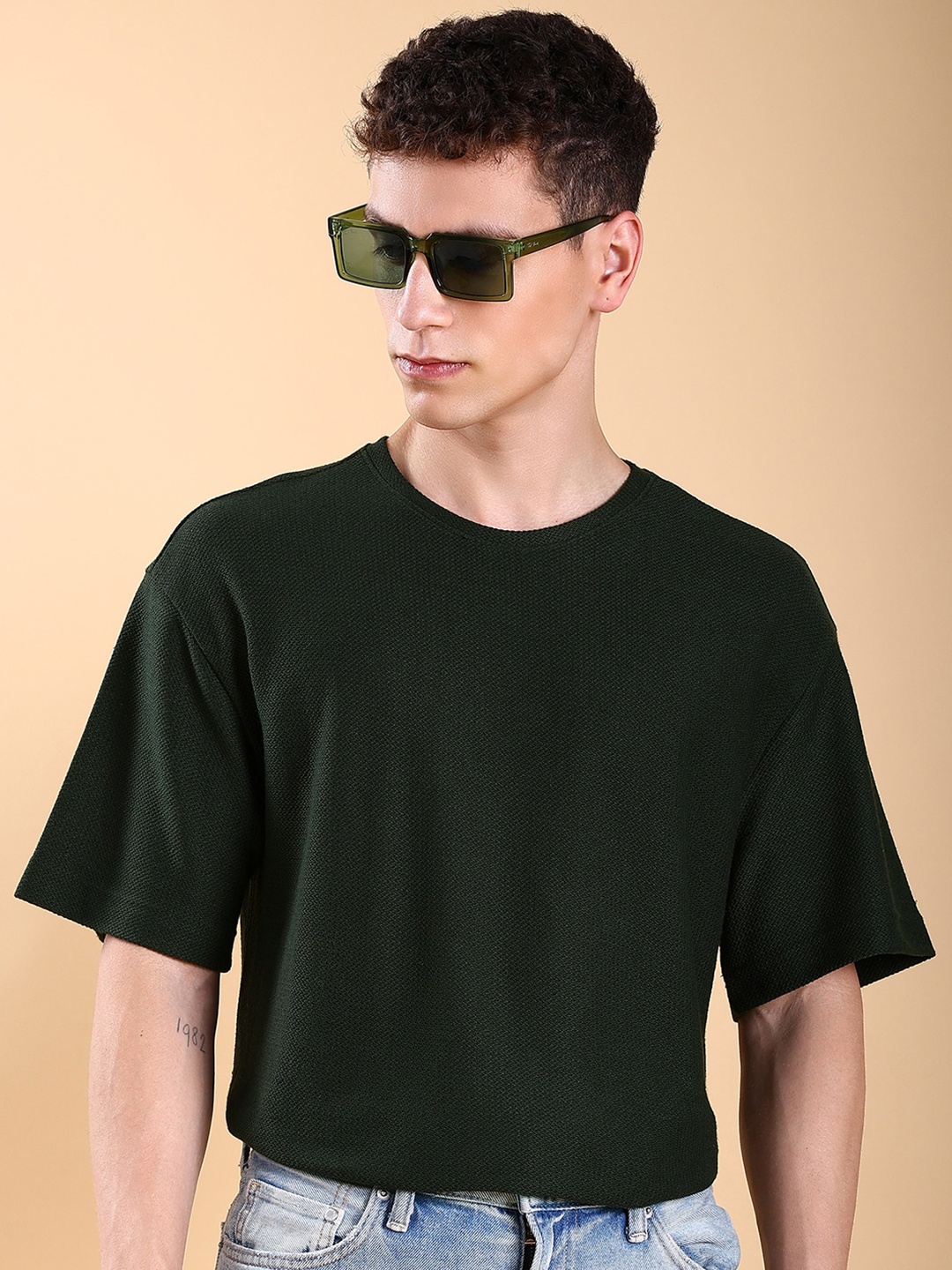 

HIGHLANDER Men V-Neck Popcorn Structured Oversized T-shirt, Olive