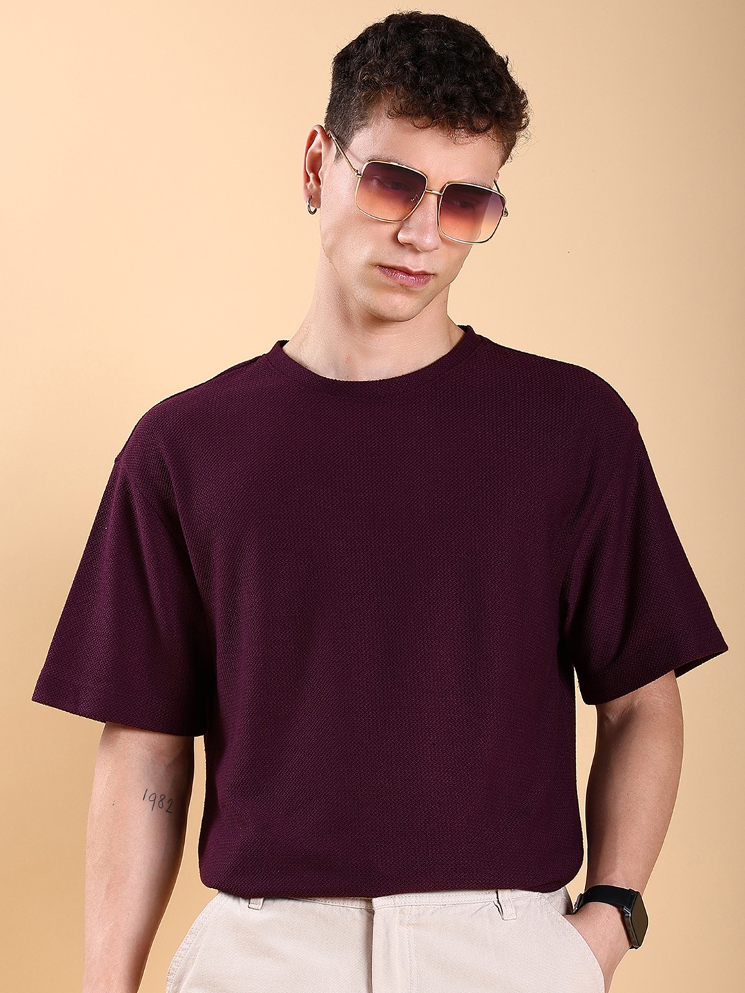 

HIGHLANDER Popcorn Structured Oversized T-shirt, Burgundy