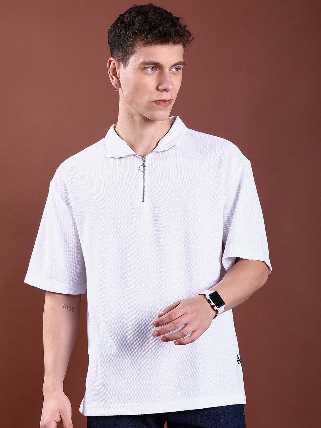 

HIGHLANDER Men Mandarin Collar Popcorn Structured T-shirt, White
