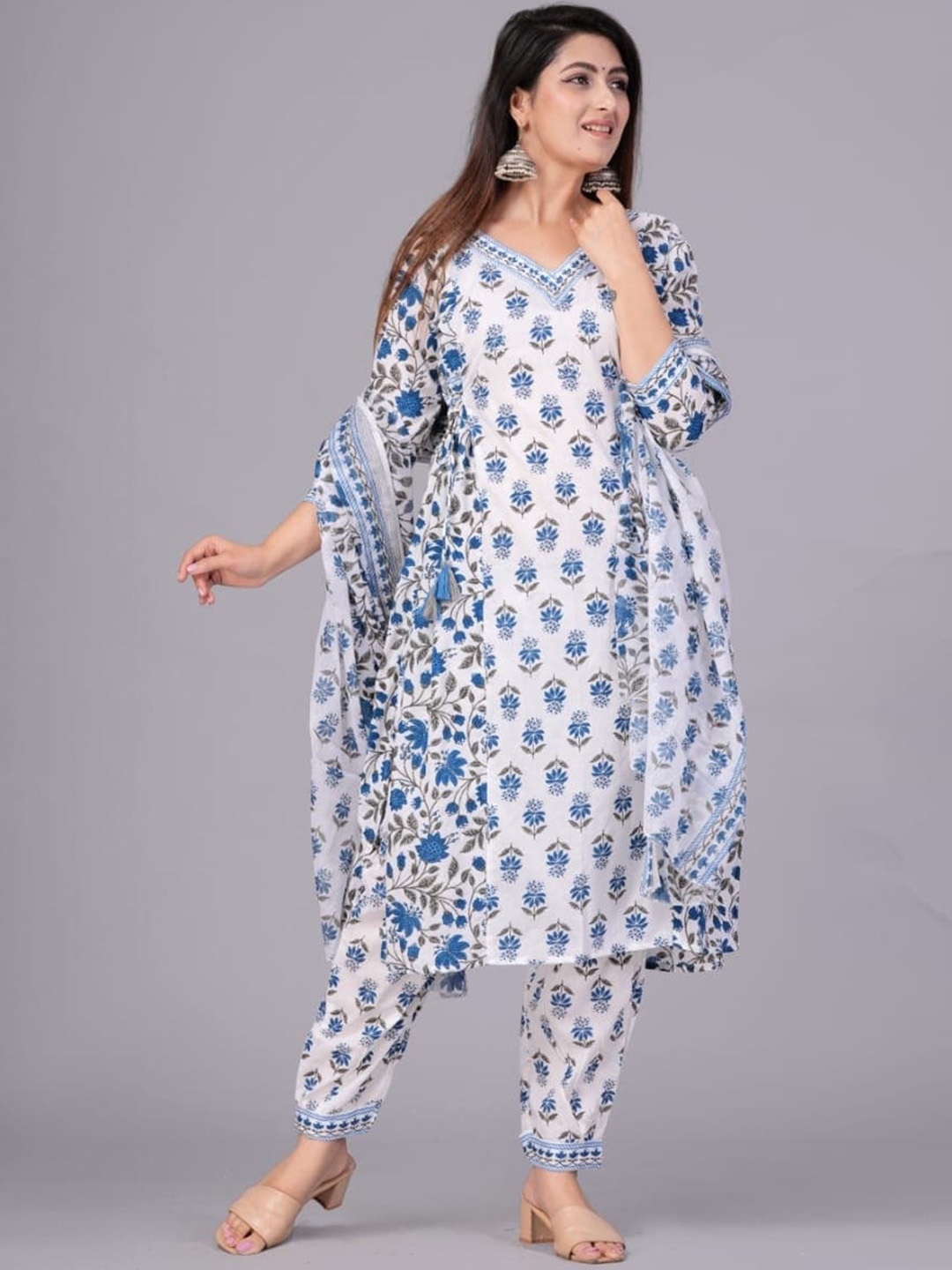 

KPF Floral Printed Regular Pure Cotton Kurta With Trousers & Dupatta, Blue