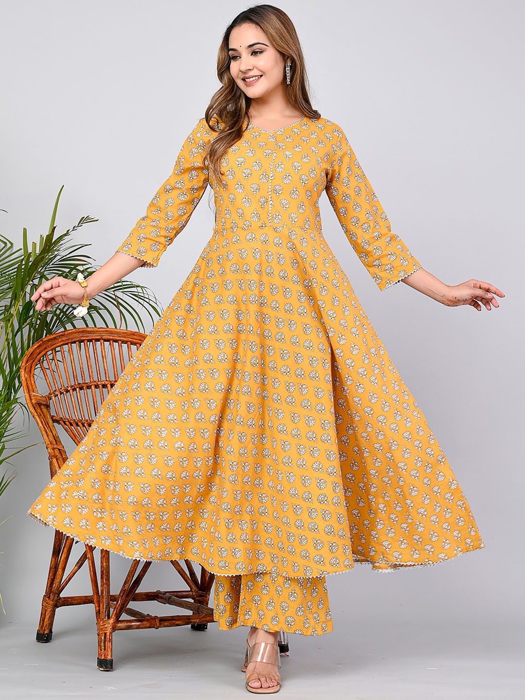 

KPF Floral Printed Regular Gotta Patti Pure Cotton Kurta With Palazzos, Yellow