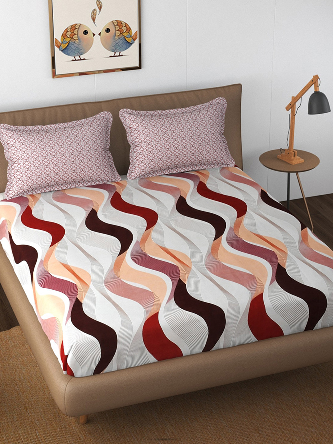 

Florida White & Red 130 TC Queen Bedsheet with 2 Pillow Covers