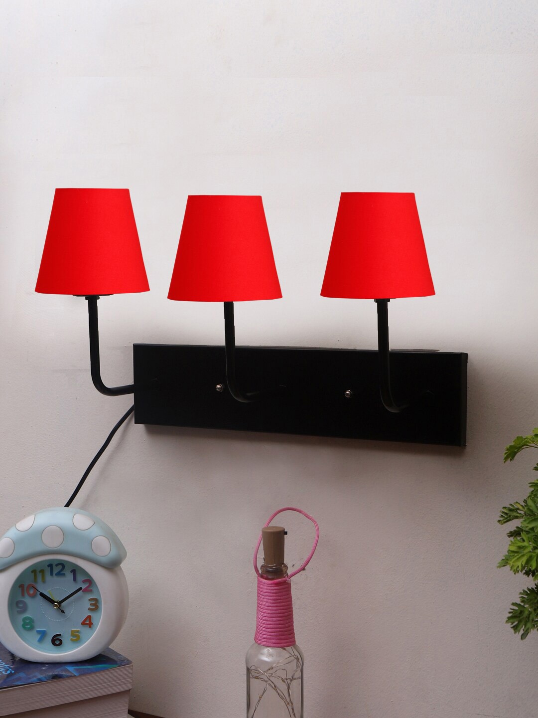 

Devansh Red & Black Cotton Cluster Wall Mounted Lamp