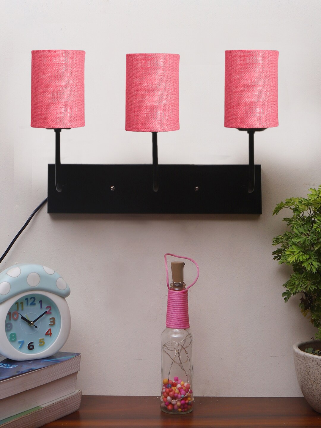 

Devansh Pink Cylindrical Jute Cluster Wall-Mounted Lamp