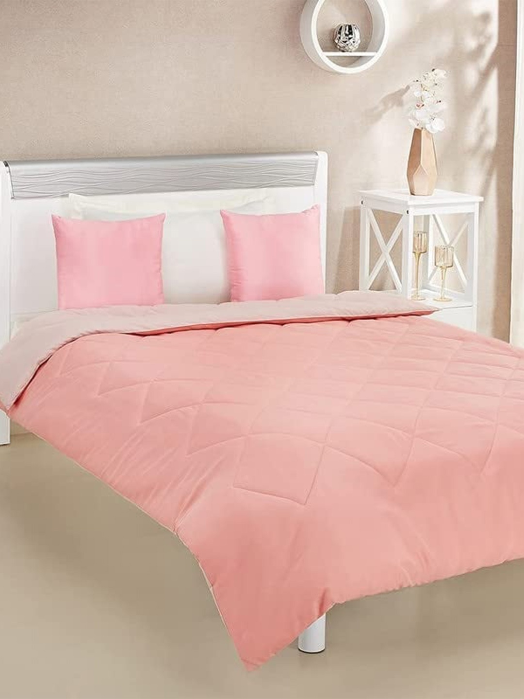 

Black gold Coral Checked Mild Winter 233 GSM Single Bed Comforter