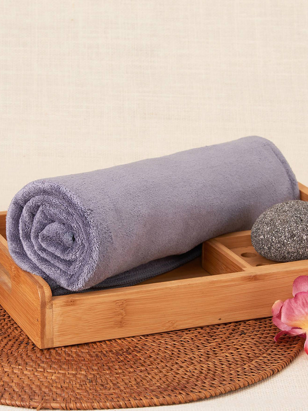 

Black Gold Grey 4-Pieces Classic Microfiber Bath Towels